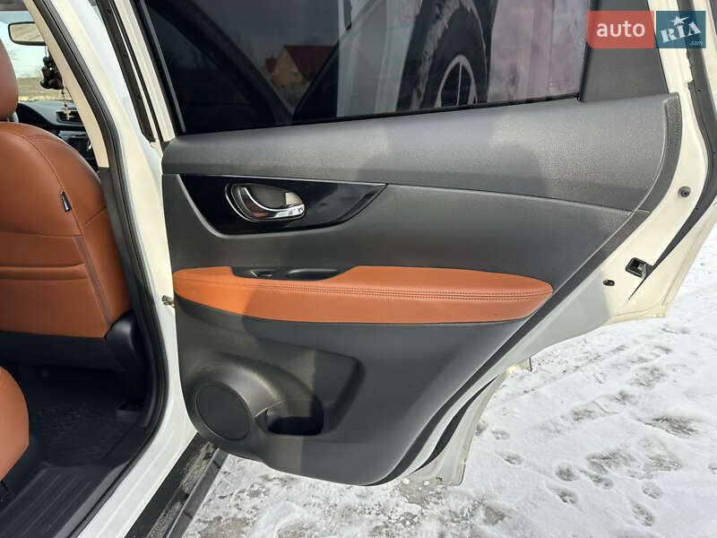 Внедорожник / Кроссовер Nissan Rogue 2018 в Виннице