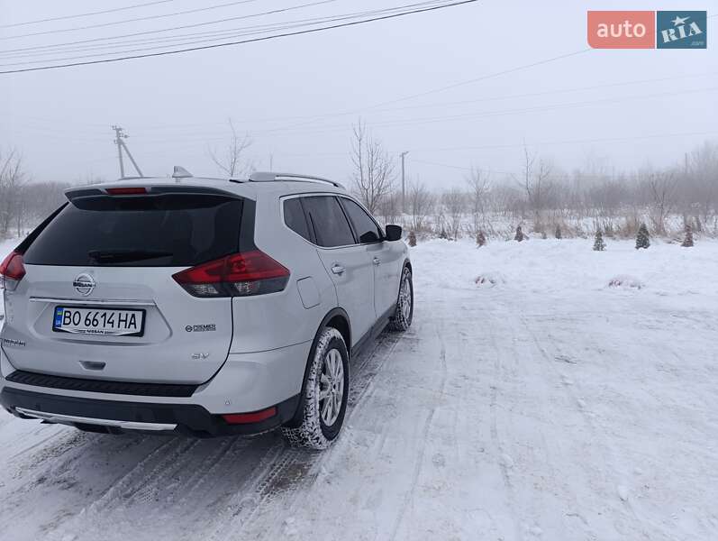 Позашляховик / Кросовер Nissan Rogue 2020 в Підгайцях