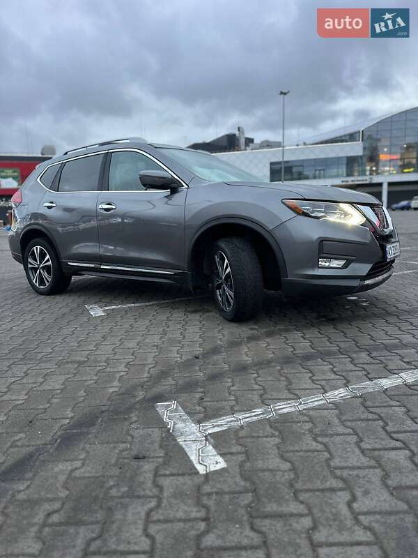 Внедорожник / Кроссовер Nissan Rogue 2017 в Харькове