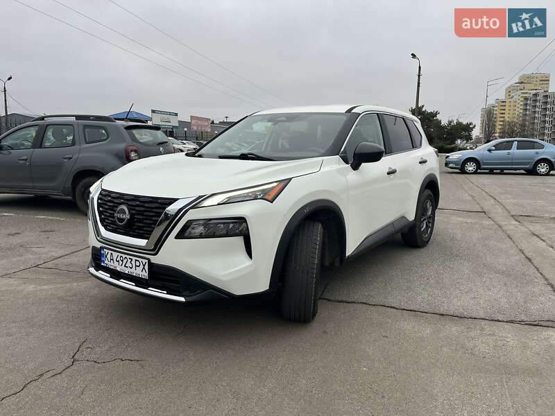 Внедорожник / Кроссовер Nissan Rogue 2023 в Киеве