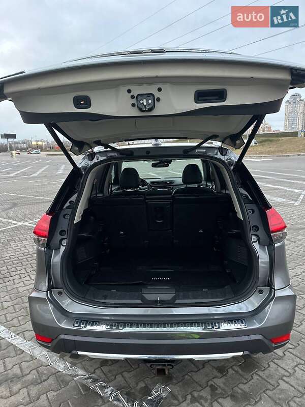 Внедорожник / Кроссовер Nissan Rogue 2017 в Харькове