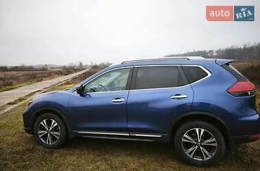 Внедорожник / Кроссовер Nissan Rogue 2017 в Тернополе