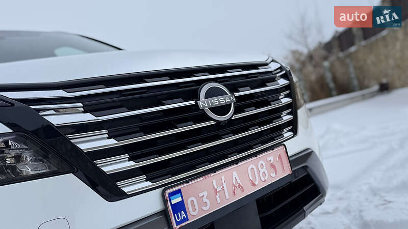 Внедорожник / Кроссовер Nissan Rogue 2024 в Ровно