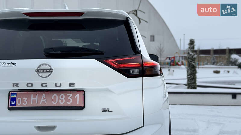 Внедорожник / Кроссовер Nissan Rogue 2024 в Ровно