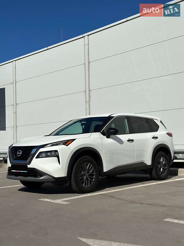 Внедорожник / Кроссовер Nissan Rogue 2023 в Киеве
