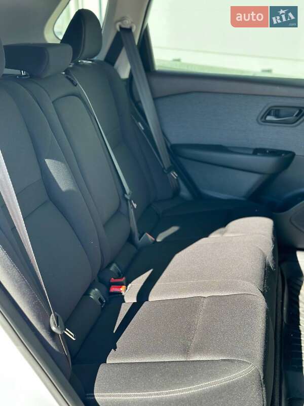 Внедорожник / Кроссовер Nissan Rogue 2023 в Киеве