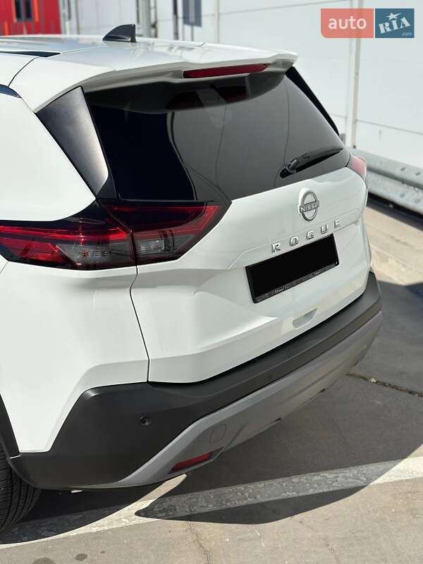 Внедорожник / Кроссовер Nissan Rogue 2023 в Киеве
