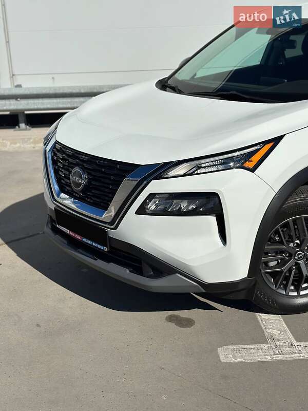Внедорожник / Кроссовер Nissan Rogue 2023 в Киеве