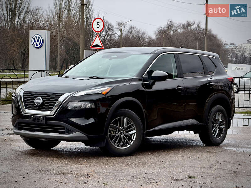 Внедорожник / Кроссовер Nissan Rogue 2023 в Запорожье