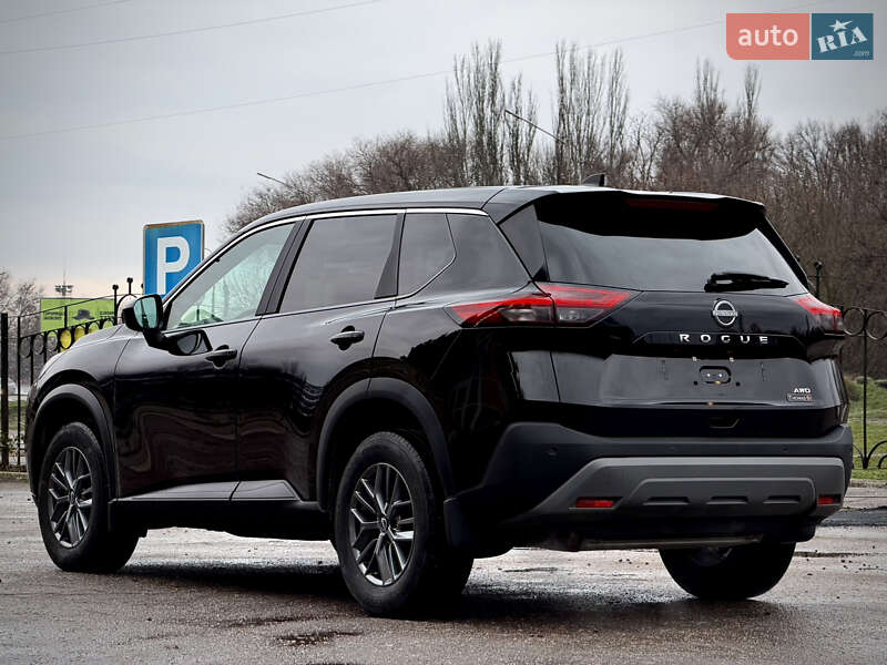 Внедорожник / Кроссовер Nissan Rogue 2023 в Запорожье