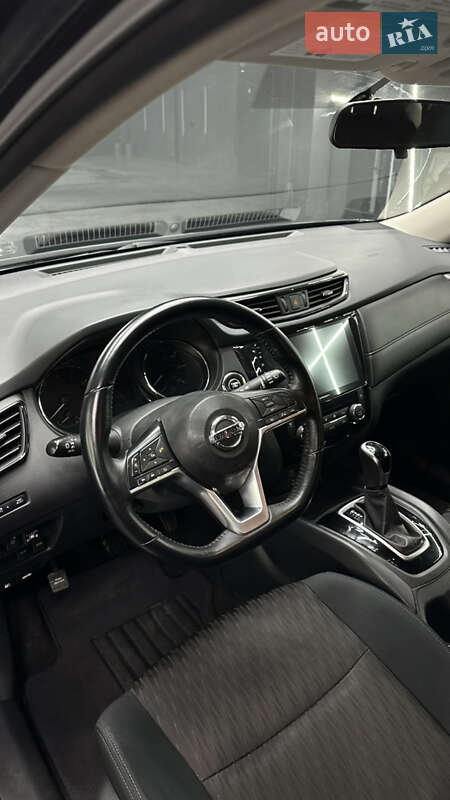 Внедорожник / Кроссовер Nissan Rogue 2017 в Днепре