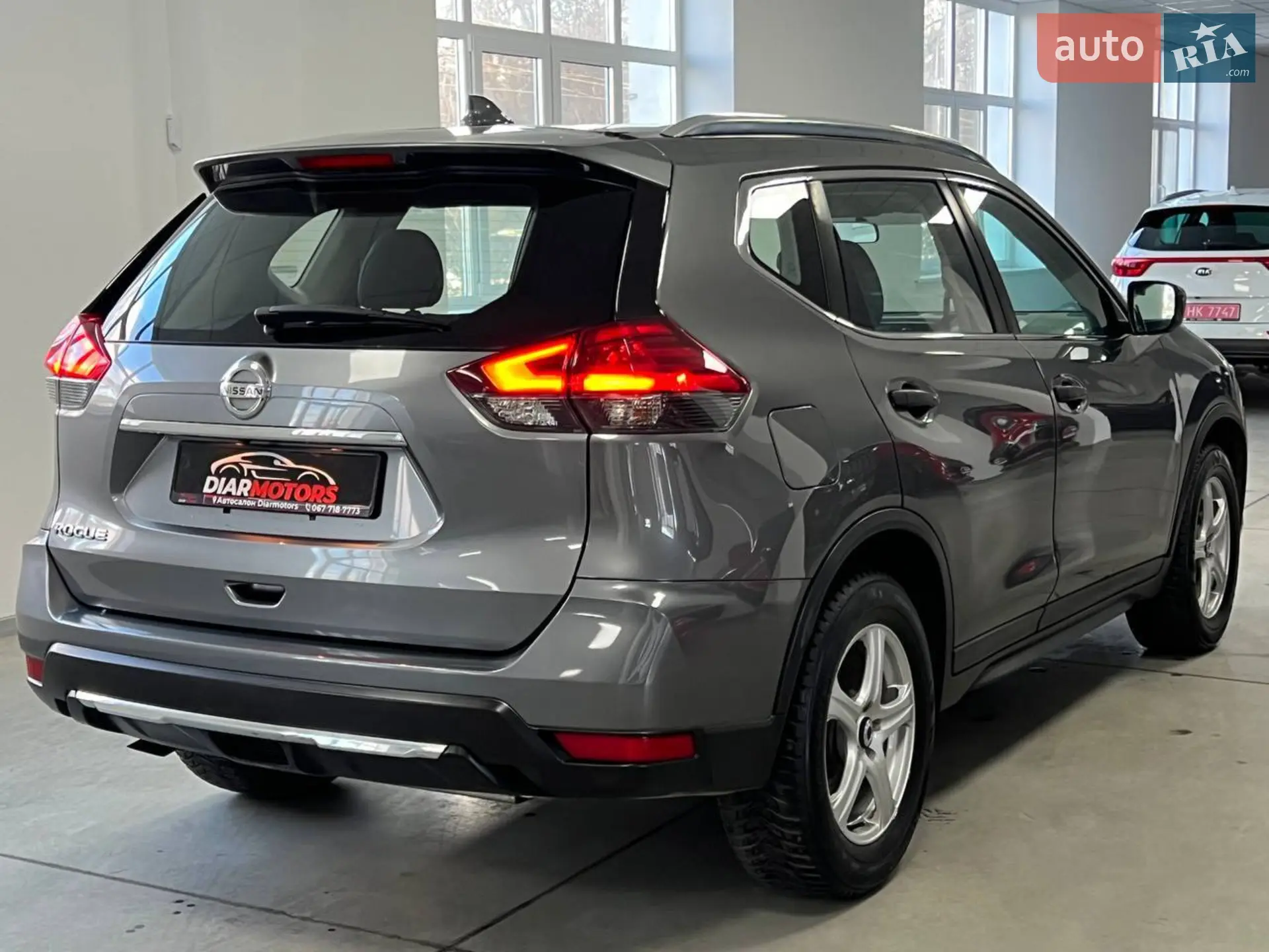 2017 Nissan Rogue - мініатюра 2