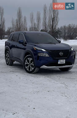 Позашляховик / Кросовер Nissan Rogue 2021 в Києві