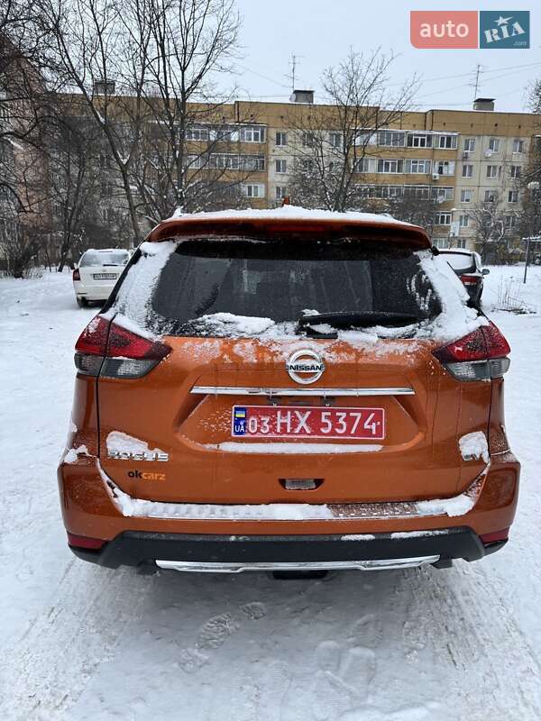 Внедорожник / Кроссовер Nissan Rogue 2017 в Ужгороде
