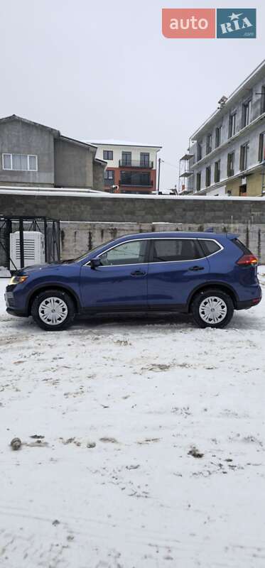 Внедорожник / Кроссовер Nissan Rogue 2017 в Ужгороде