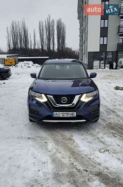 Позашляховик / Кросовер Nissan Rogue 2017 в Ужгороді