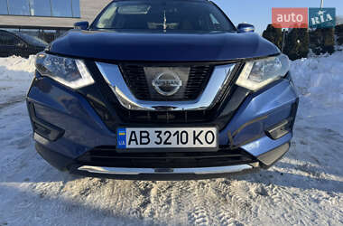Внедорожник / Кроссовер Nissan Rogue 2017 в Львове