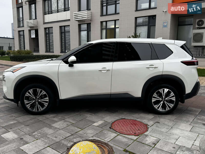 Внедорожник / Кроссовер Nissan Rogue 2021 в Киеве