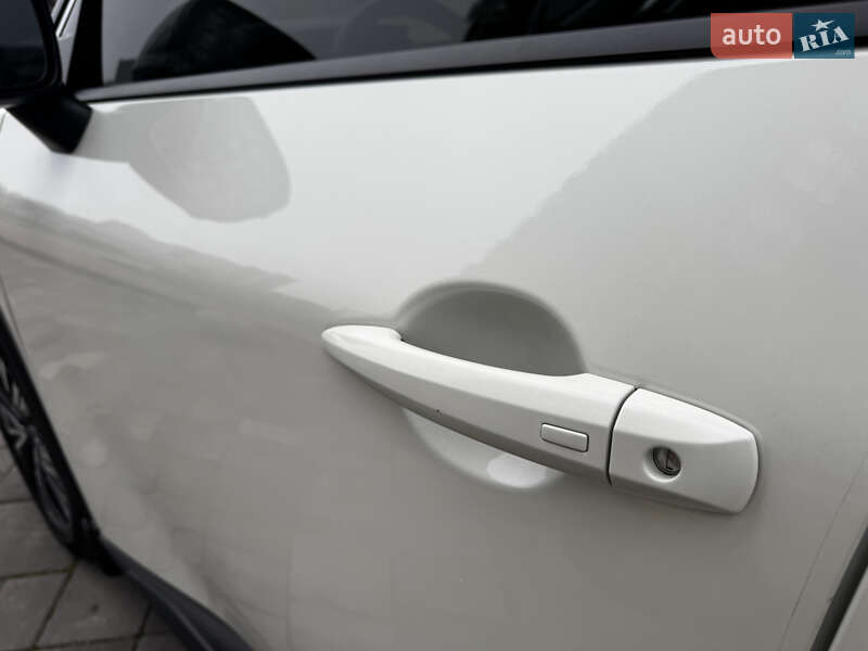 Внедорожник / Кроссовер Nissan Rogue 2021 в Киеве