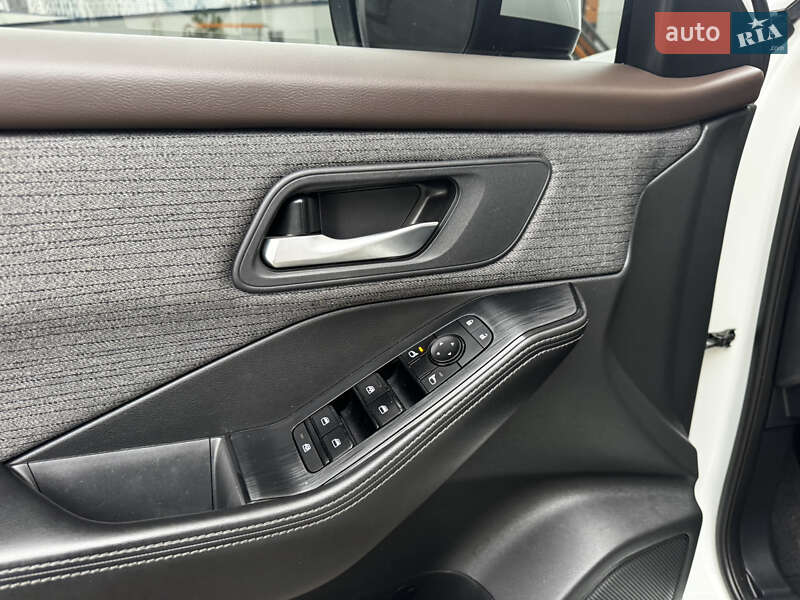 Внедорожник / Кроссовер Nissan Rogue 2021 в Киеве