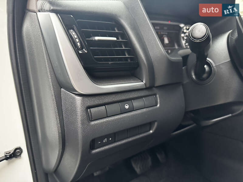 Внедорожник / Кроссовер Nissan Rogue 2021 в Киеве