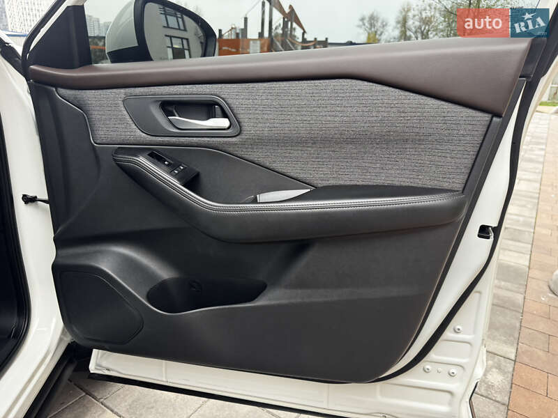 Внедорожник / Кроссовер Nissan Rogue 2021 в Киеве