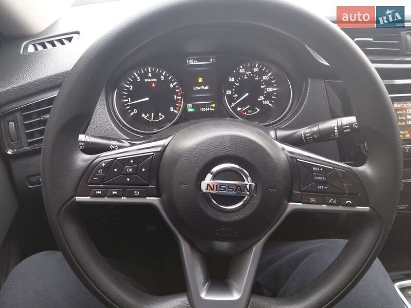 Внедорожник / Кроссовер Nissan Rogue 2017 в Харькове