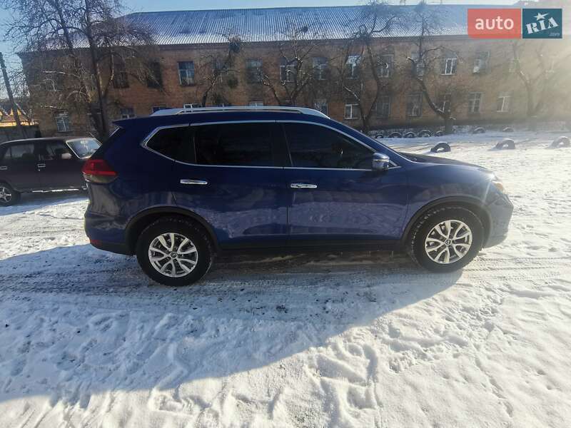 Внедорожник / Кроссовер Nissan Rogue 2016 в Черкассах