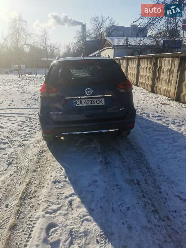 Внедорожник / Кроссовер Nissan Rogue 2016 в Черкассах