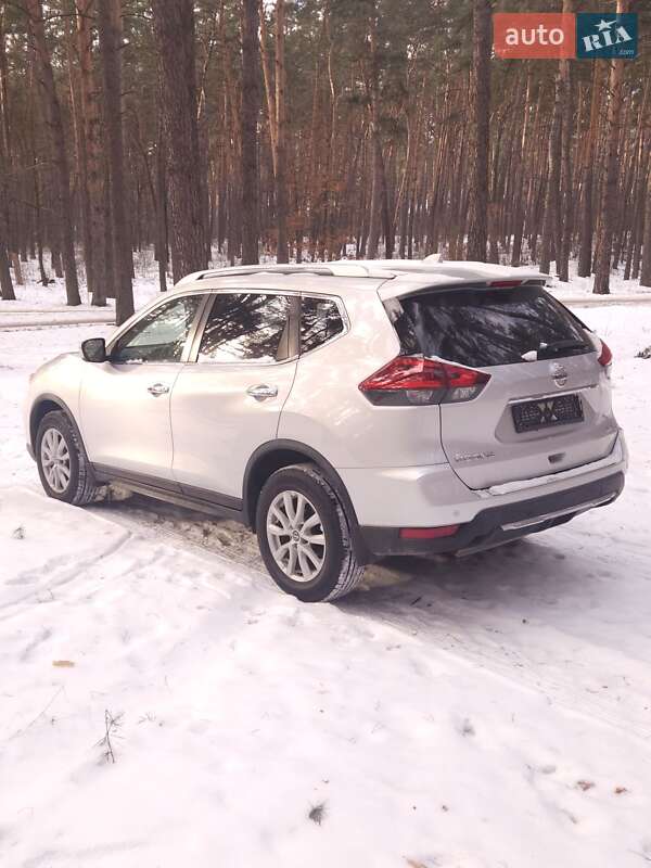 Внедорожник / Кроссовер Nissan Rogue 2018 в Сумах