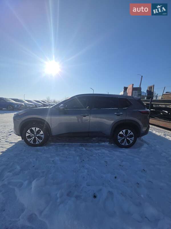 Внедорожник / Кроссовер Nissan Rogue 2023 в Ровно