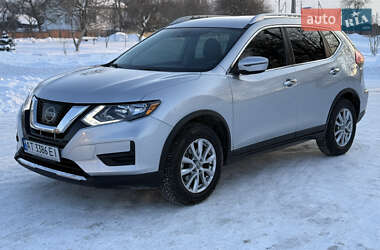 Внедорожник / Кроссовер Nissan Rogue 2017 в Ивано-Франковске