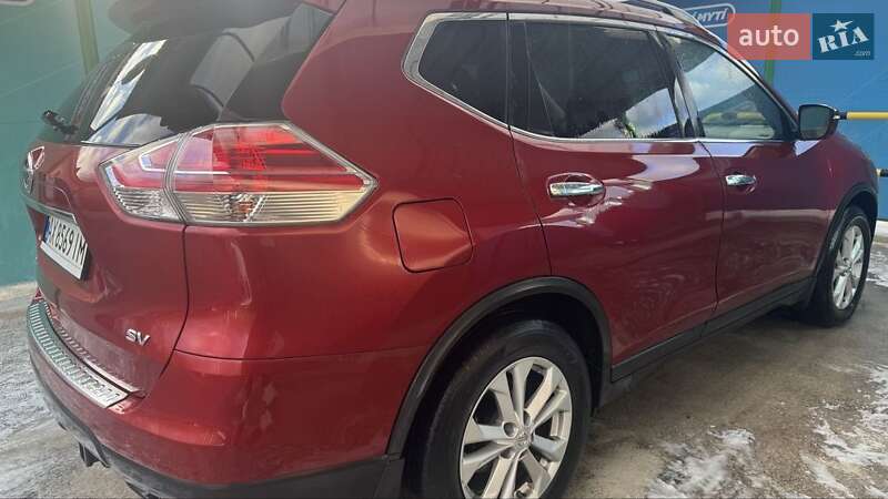 Внедорожник / Кроссовер Nissan Rogue 2015 в Ужгороде
