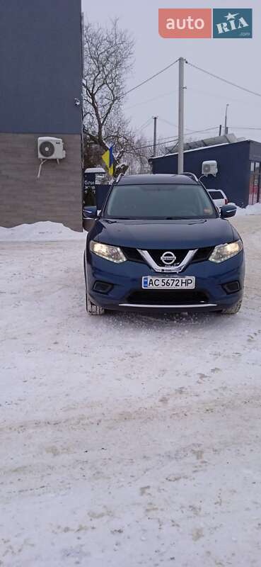 Внедорожник / Кроссовер Nissan Rogue 2015 в Луцке