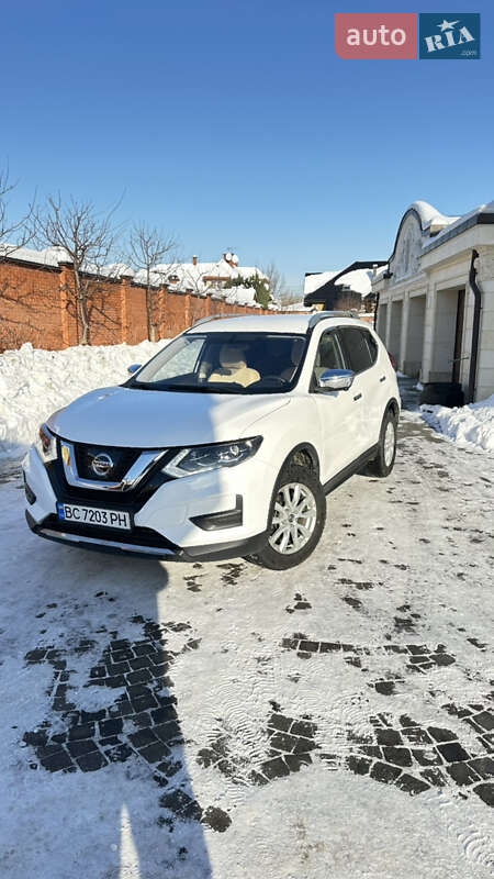 Внедорожник / Кроссовер Nissan Rogue 2017 в Львове