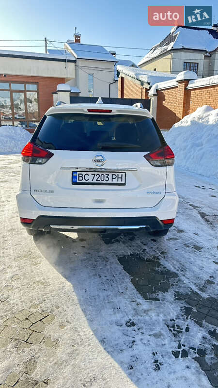 Внедорожник / Кроссовер Nissan Rogue 2017 в Львове