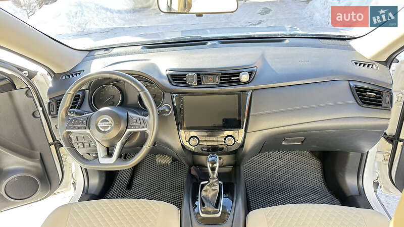 Внедорожник / Кроссовер Nissan Rogue 2017 в Львове