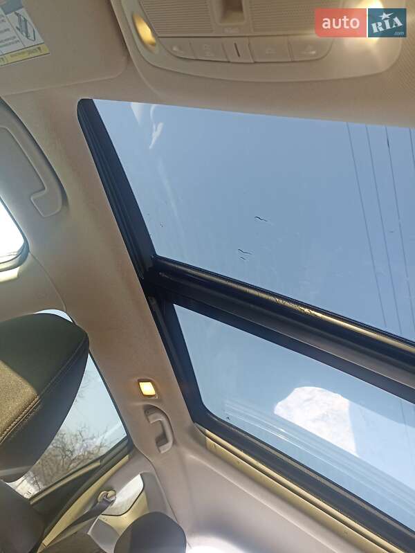 Внедорожник / Кроссовер Nissan Rogue 2017 в Киеве