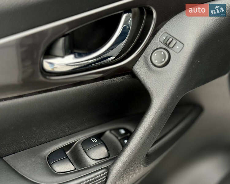 Внедорожник / Кроссовер Nissan Rogue 2018 в Киеве