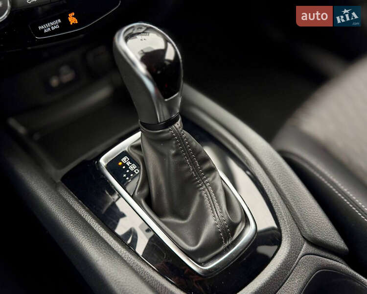 Внедорожник / Кроссовер Nissan Rogue 2018 в Киеве