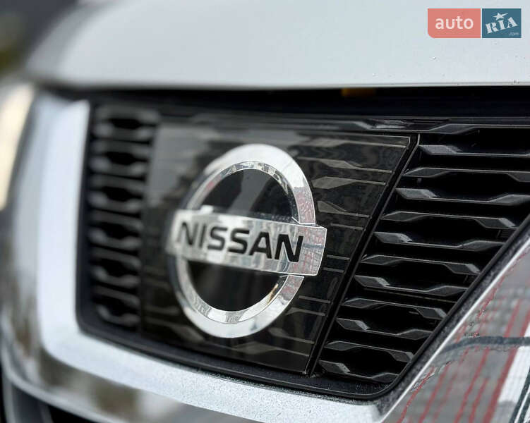 Внедорожник / Кроссовер Nissan Rogue 2018 в Киеве