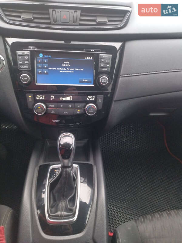 Внедорожник / Кроссовер Nissan Rogue 2017 в Кропивницком