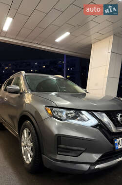 Внедорожник / Кроссовер Nissan Rogue 2017 в Киеве