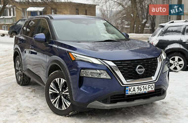 Внедорожник / Кроссовер Nissan Rogue 2023 в Киеве