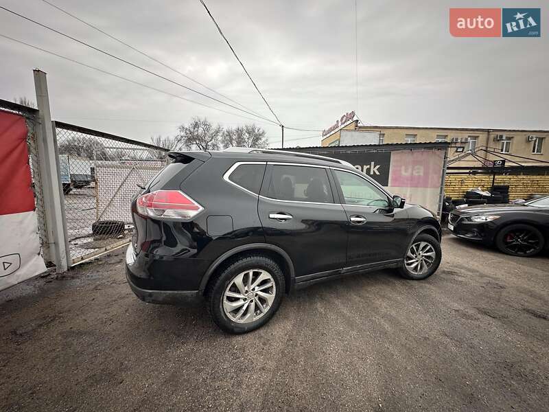 Внедорожник / Кроссовер Nissan Rogue 2014 в Запорожье