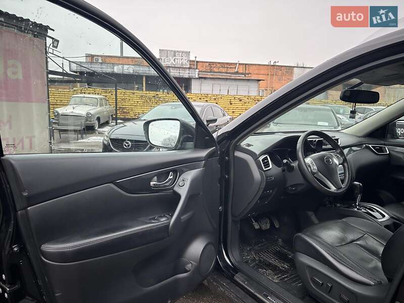 Внедорожник / Кроссовер Nissan Rogue 2014 в Запорожье