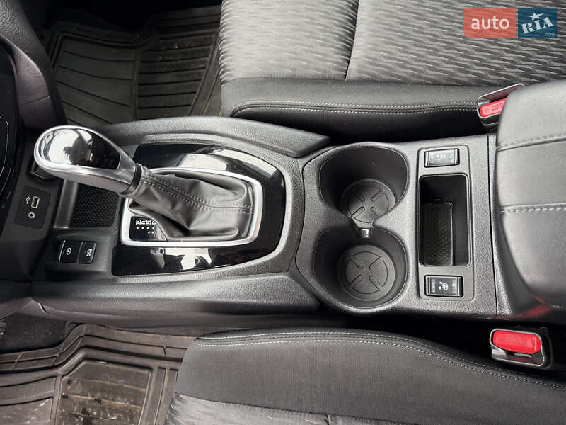 Внедорожник / Кроссовер Nissan Rogue 2019 в Фастове