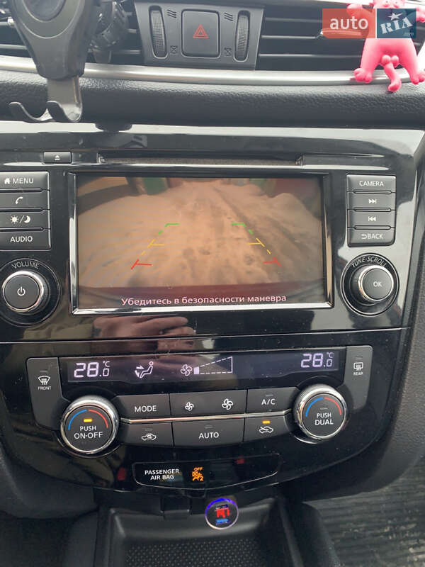 Внедорожник / Кроссовер Nissan Rogue 2016 в Чорткове