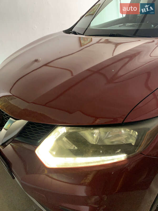 Внедорожник / Кроссовер Nissan Rogue 2016 в Чорткове