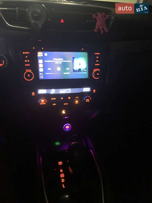 Внедорожник / Кроссовер Nissan Rogue 2016 в Чорткове